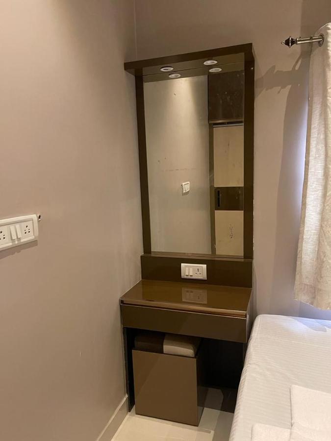 Avvairam Service G8 Apartment